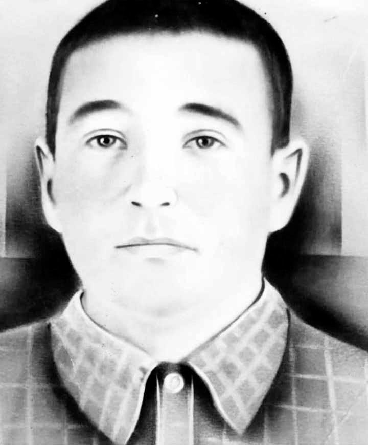 Иван Дмитриевич Попов (1926-1944). Погиб, похоронен: Чехословакия, д. Доброслава.